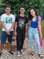 Júlia Gomes, Enzo Novais e Gabriel Aguiar são colegas de turma no ensino médio e foram juntos prestar o vestibular neste domingo/Foto: Liz Castro